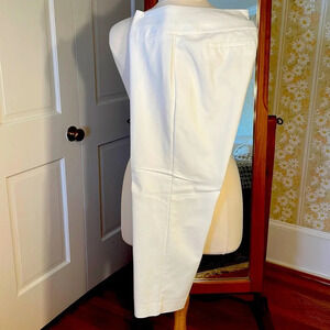 ☀️Apt 9 Tori Capri EUC White size 12 ☀️